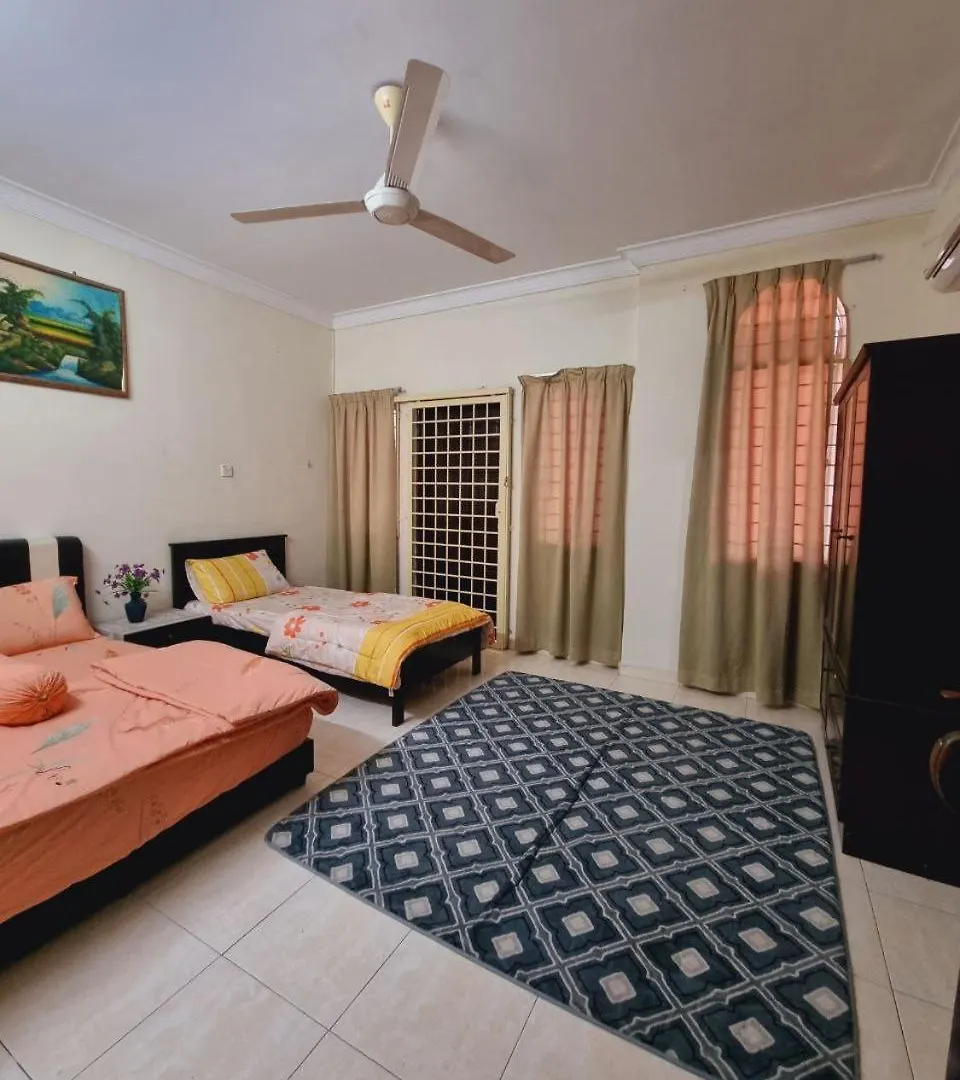 Hello Homestay Nibung Tebal Сasa de vacaciones